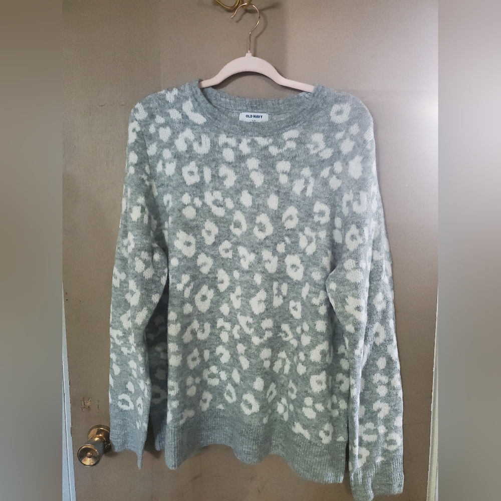 Ladies sweater